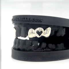3 TEETH-HEART WITH 2 SOLID GRILLZ