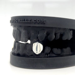 SOLID FANGS WITH HIDDEN BAR